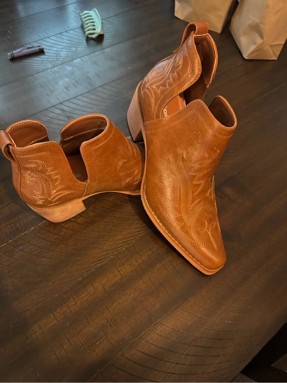 ROLLA'S Tan Leather Western Cutout Ankle Booties